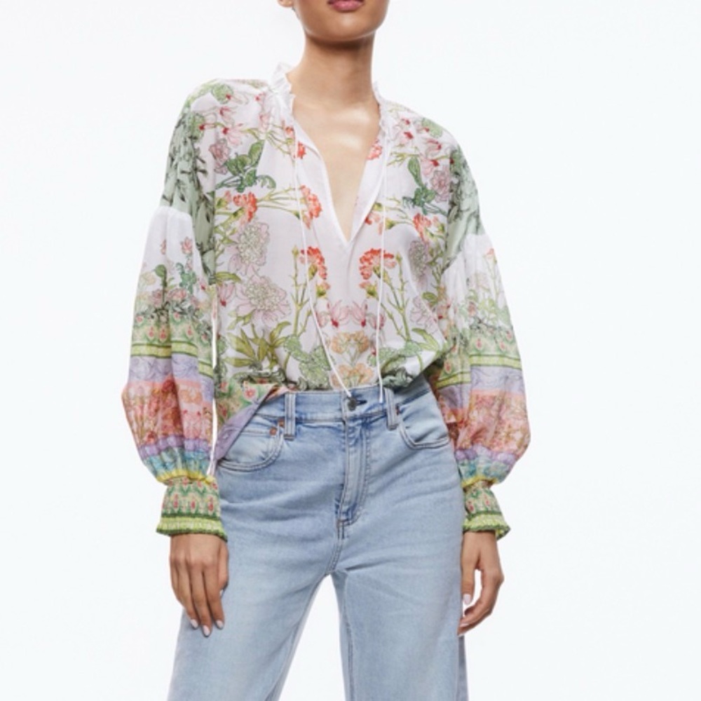 Alice + Olivia Julius Smocked Scarf Blouse | Floral Fest | NWOT | Size S